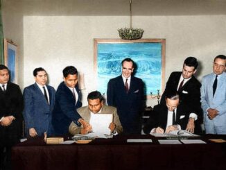 Prime Minister Ibrahim Nasir signs independence agreement with the British
